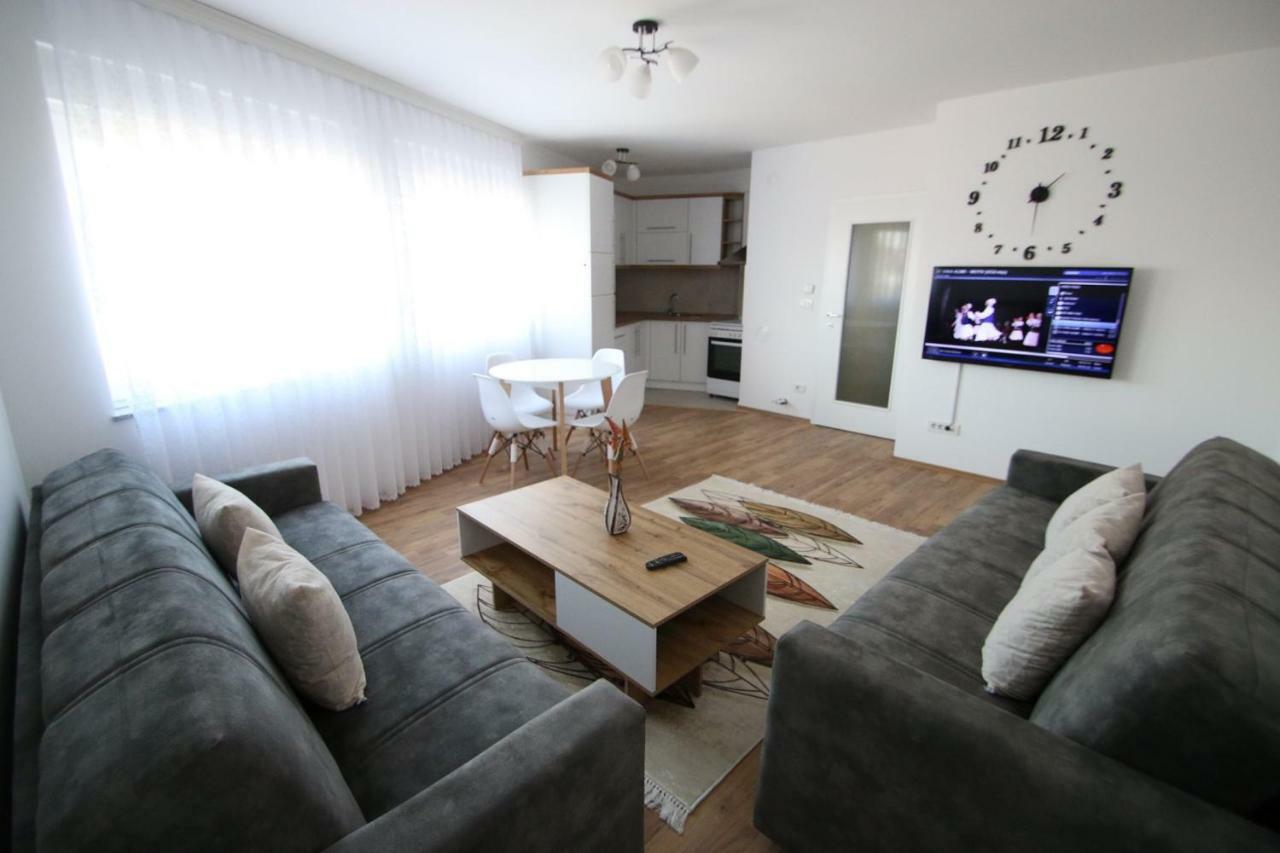 Spacious Apartment Next To The Bus Station And Walking Distance To The Old Town And Shopping Malls 普里兹伦 外观 照片